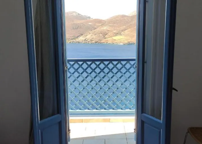 Asvestoti Mesonettes Blue Light σιελ μεζονετεs Hotel Pera Gyalos